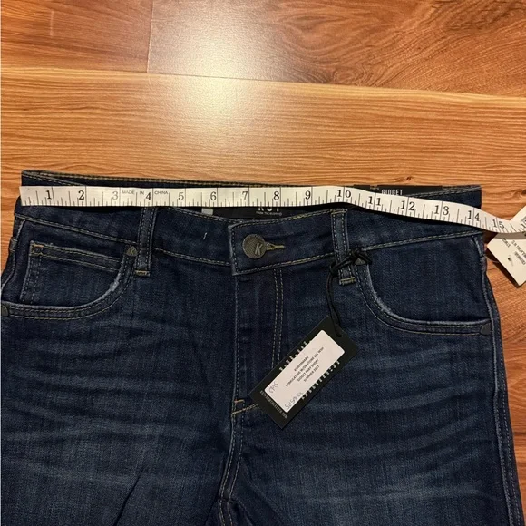 Kut from the Kloth Gidget Fray Shorts - Picture 6 of 7